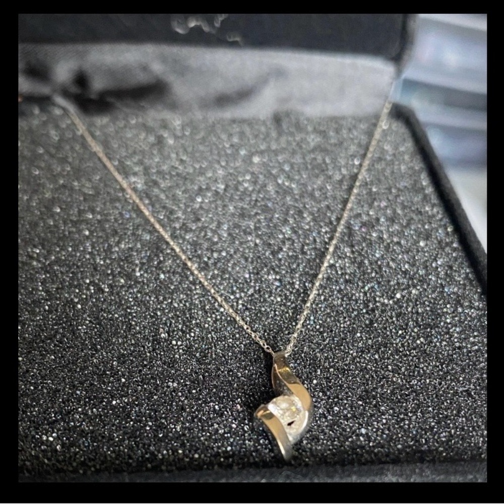 14k White Gold Genuine Diamond Pendant - Picture 3 of 6